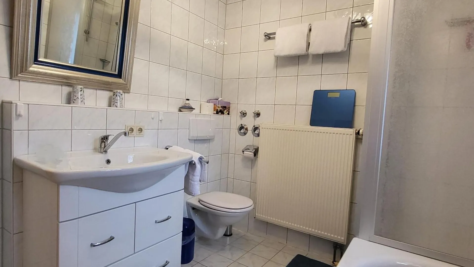 아파트 Ferienwohnung Flora Roßhaupten